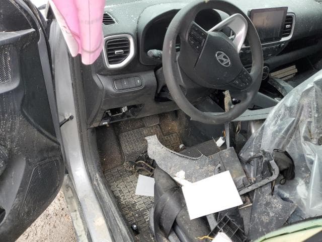 2025 HYUNDAI VENUE SE 8