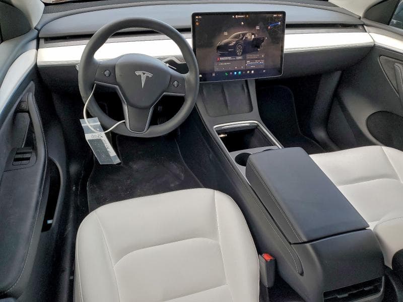 2024 TESLA MODEL Y 8