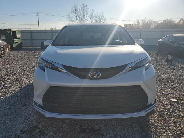 2022 TOYOTA SIENNA XLE XLE 5