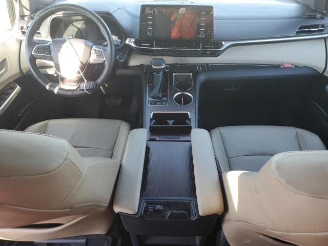 2022 TOYOTA SIENNA XLE XLE 8