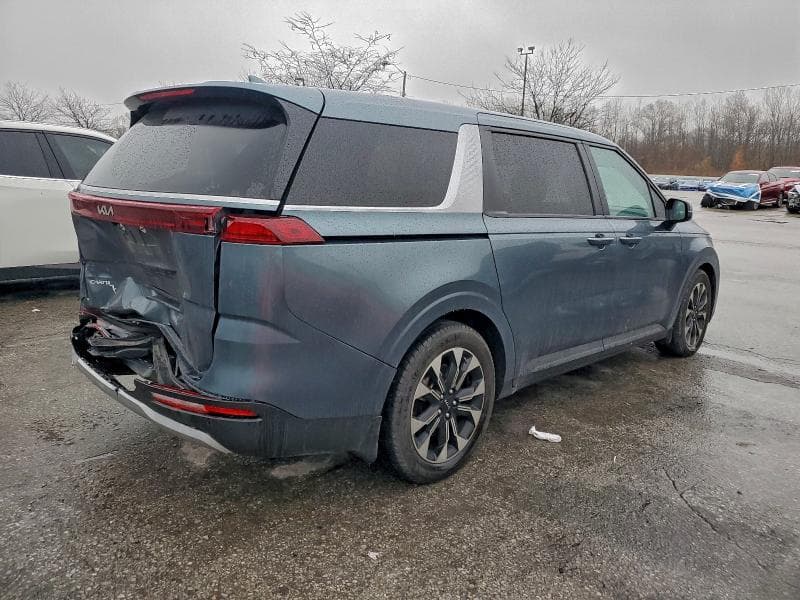 2024 KIA CARNIVAL EX 3
