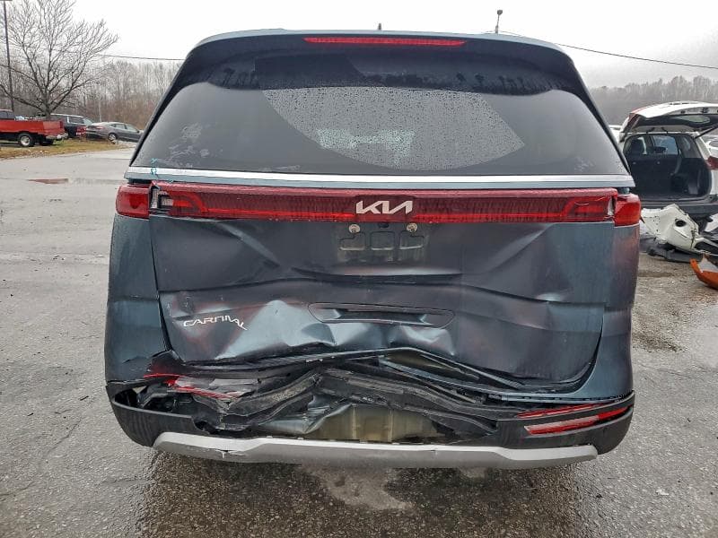 2024 KIA CARNIVAL EX 6