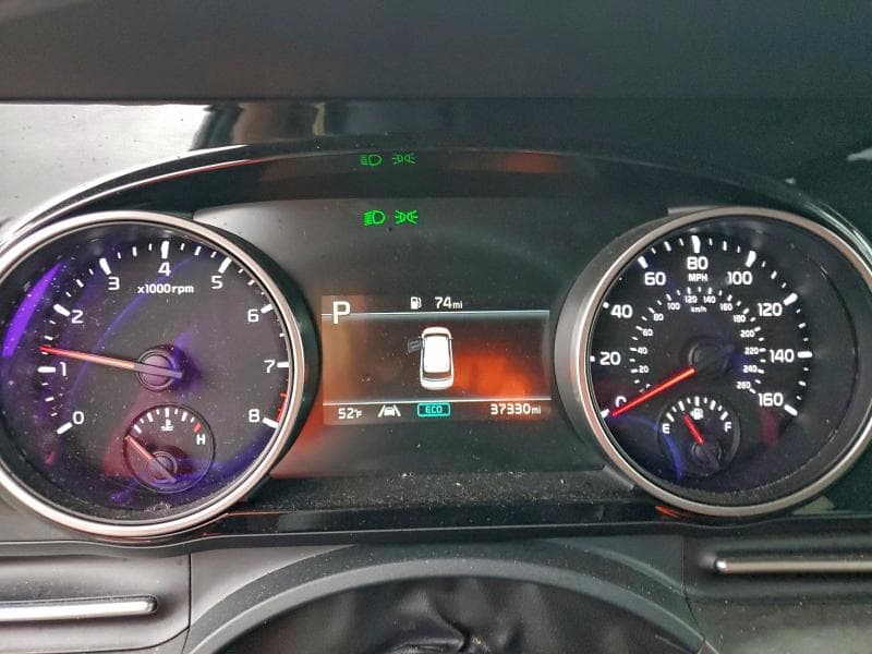 2024 KIA CARNIVAL EX 9