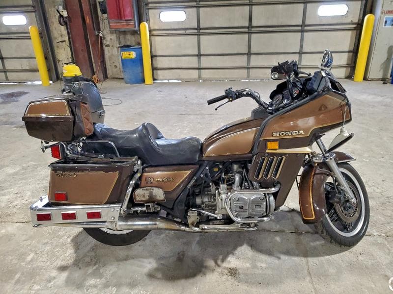 1982 HONDA GL1100 A - 1