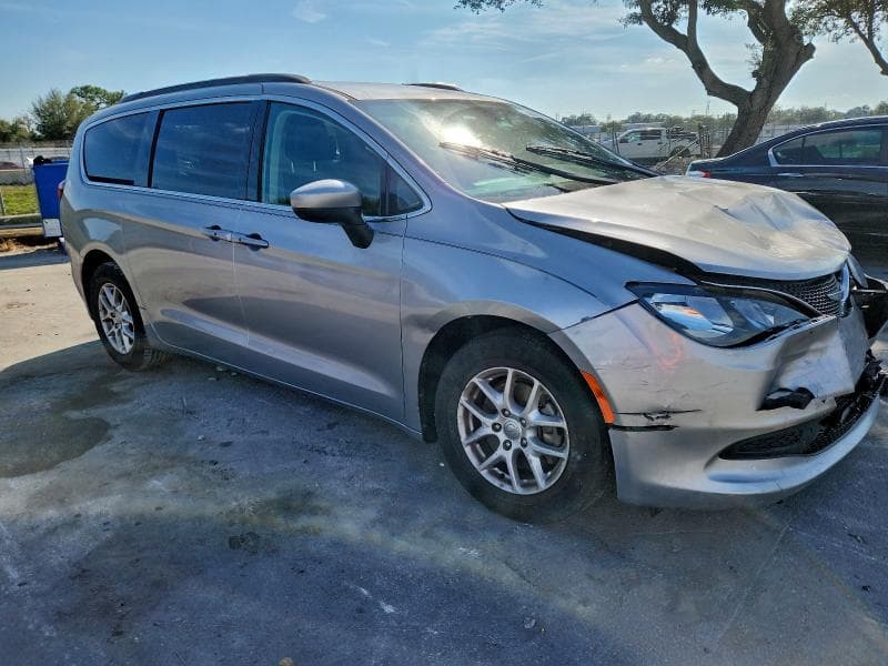 2020 CHRYSLER VOYAGER LXI 4