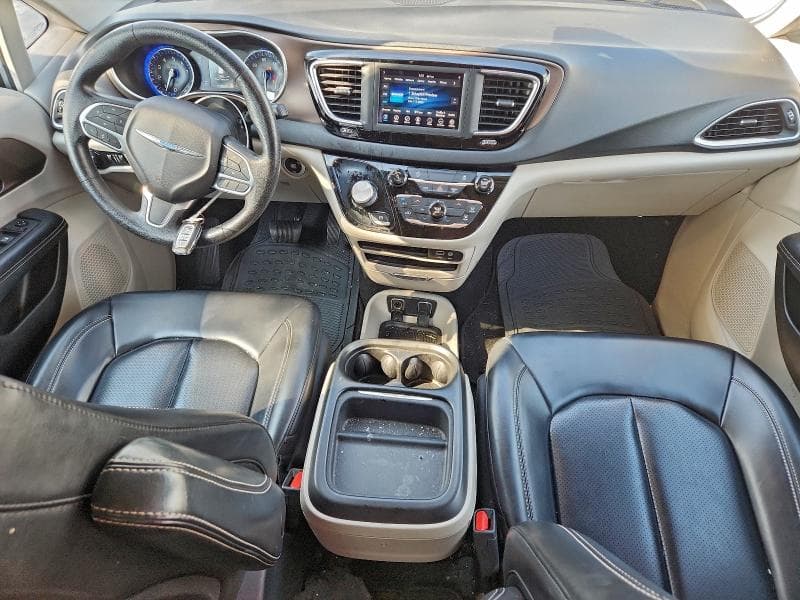 2020 CHRYSLER VOYAGER LXI 8