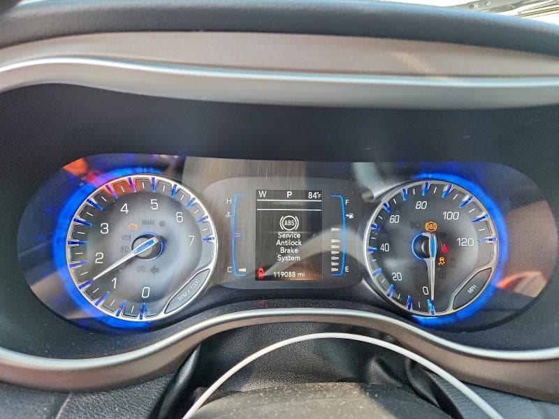 2020 CHRYSLER VOYAGER LXI 9
