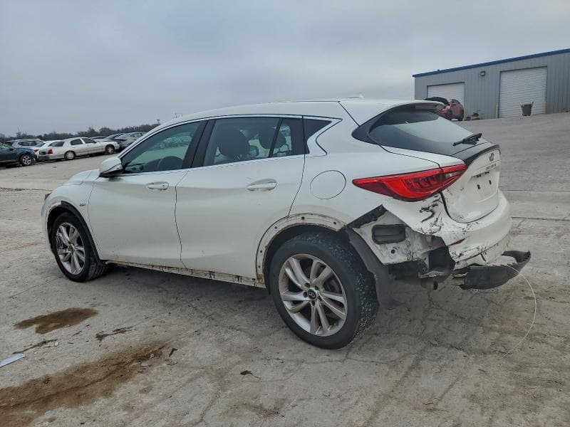 2017 INFINITI QX30 BASE 2