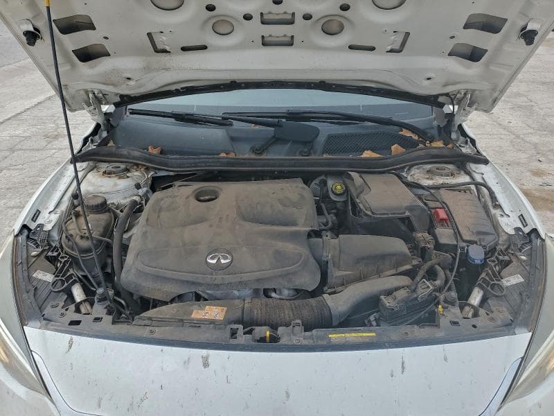 2017 INFINITI QX30 BASE 12