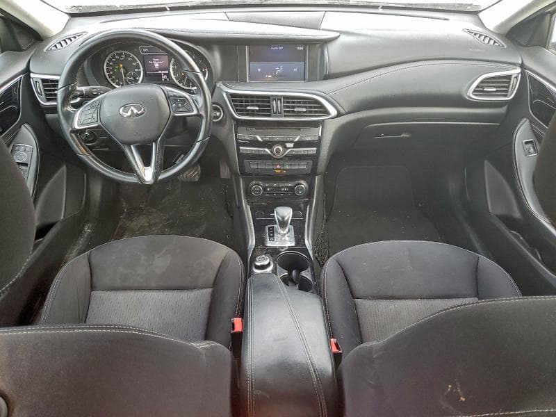 2017 INFINITI QX30 BASE 8