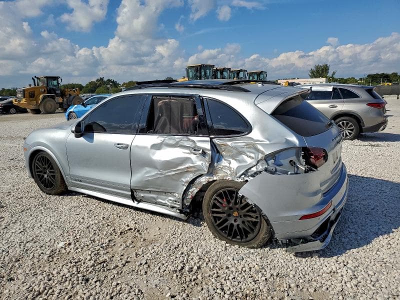 2017 PORSCHE CAYENNE GTS 2