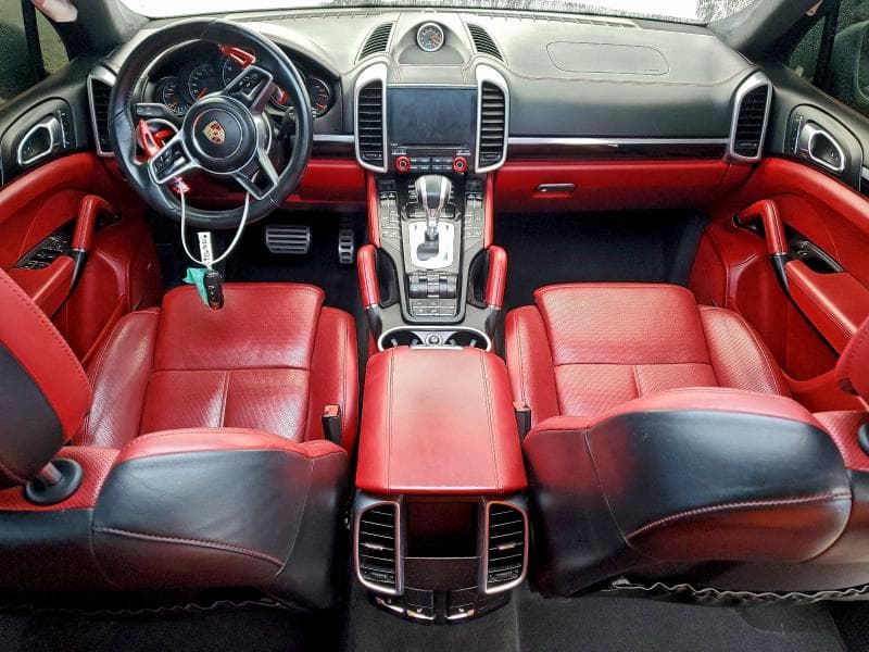 2017 PORSCHE CAYENNE GTS 8