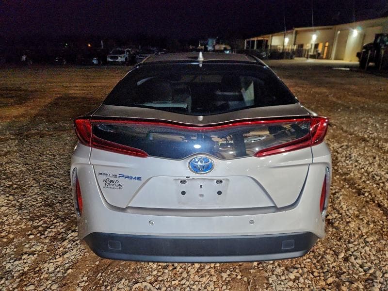 2018 TOYOTA PRIUS PRIME 6