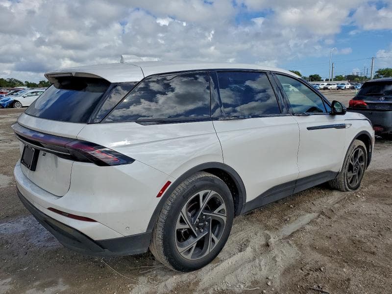2024 LINCOLN NAUTILUS PREMIERE 3