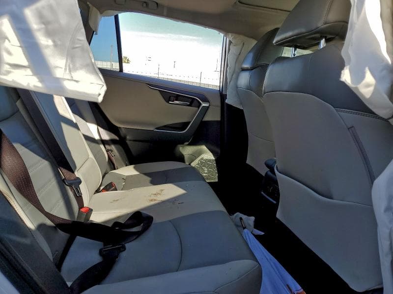 2019 TOYOTA RAV4 LIMITED 11
