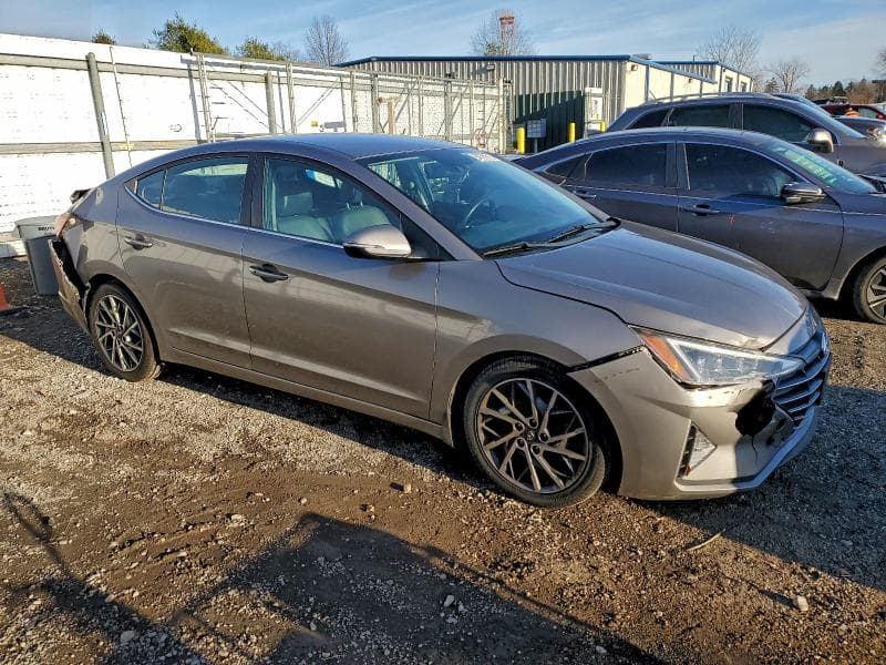 2020 HYUNDAI ELANTRA SEL 4