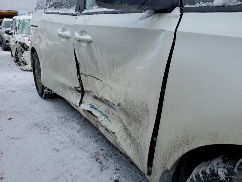 2019 KIA SEDONA LX 13