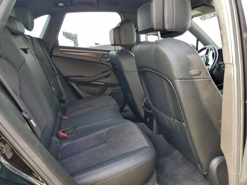 2018 PORSCHE MACAN 12