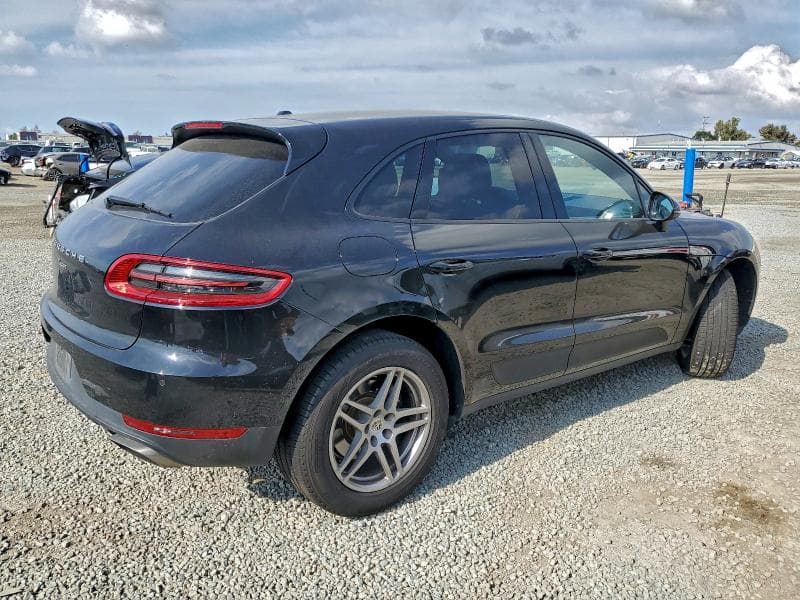 2018 PORSCHE MACAN 4