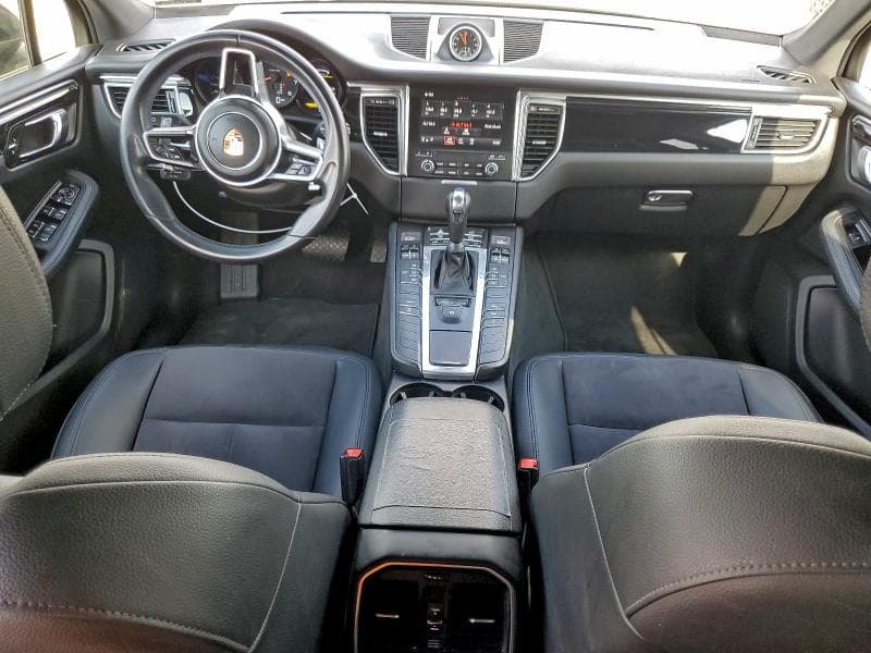 2018 PORSCHE MACAN 9