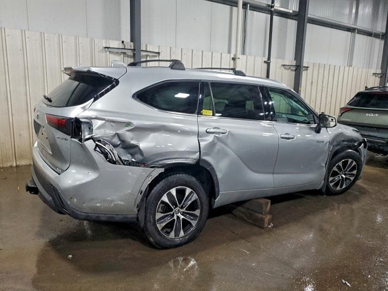 2021 TOYOTA HIGHLANDER HYBRID XLE 3