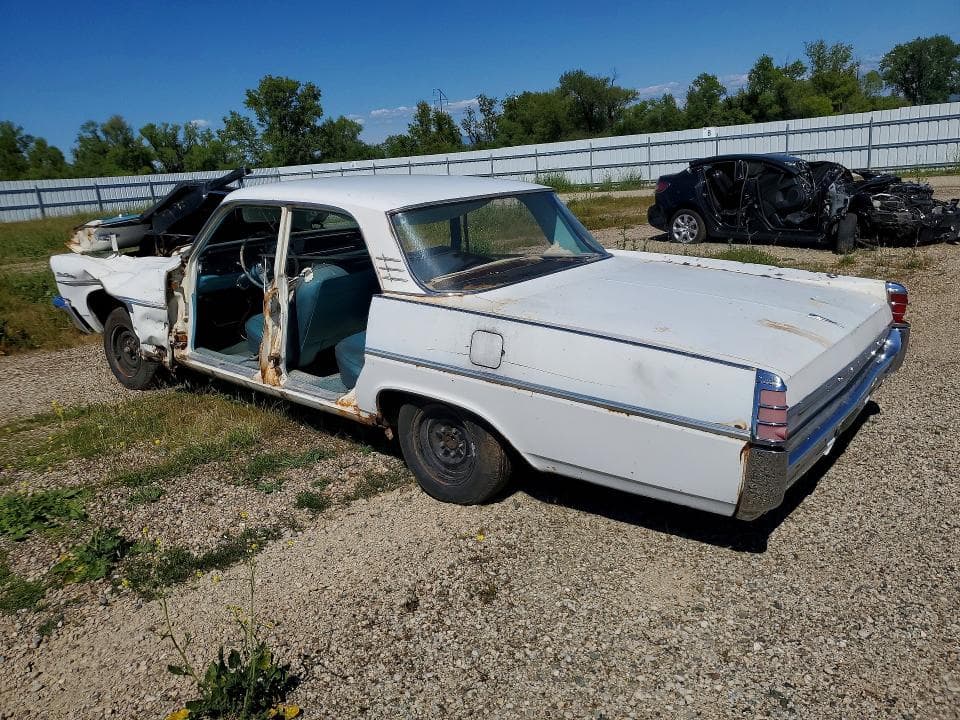 1963 PONTIAC STARCHIEF 3