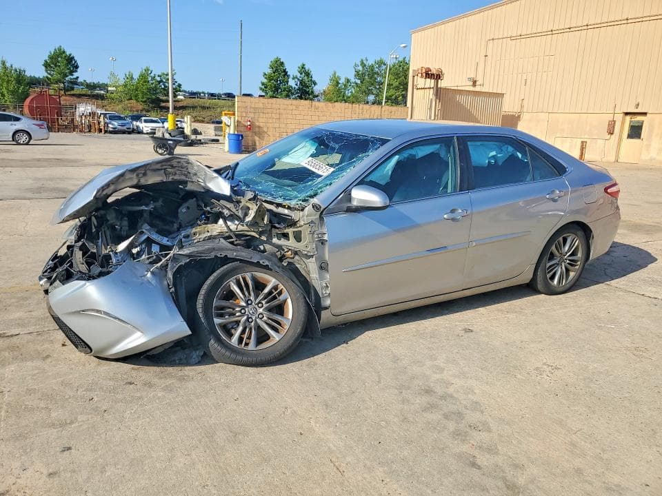 2016 TOYOTA CAMRY SE
