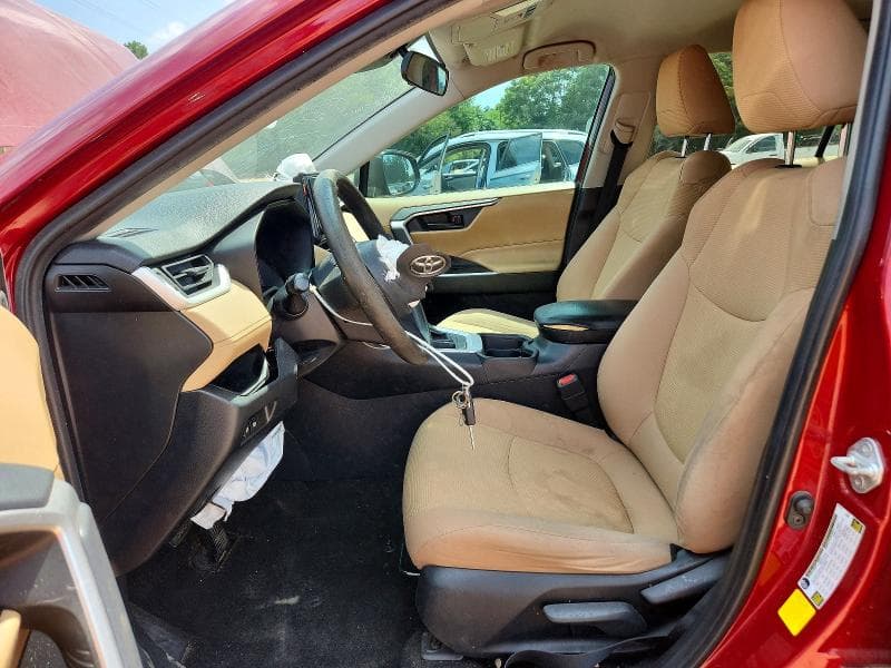 2019 TOYOTA RAV4 LE 7