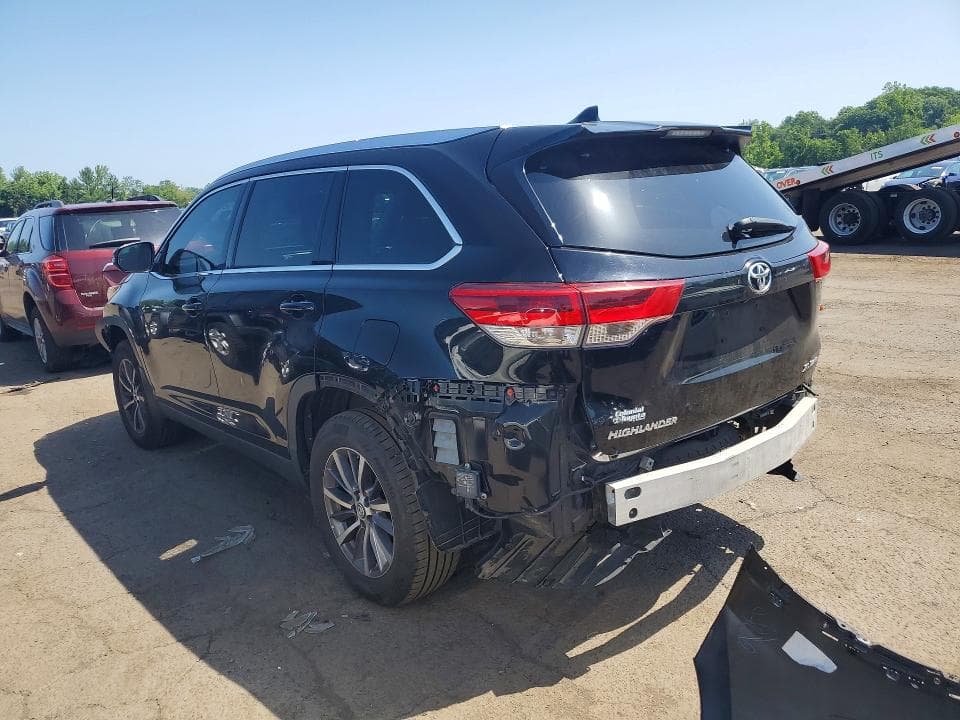 2019 TOYOTA HIGHLANDER XLE 2