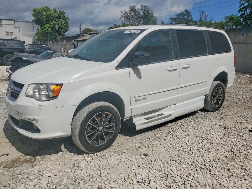 2017 DODGE GRAND CARAVAN SXT 2