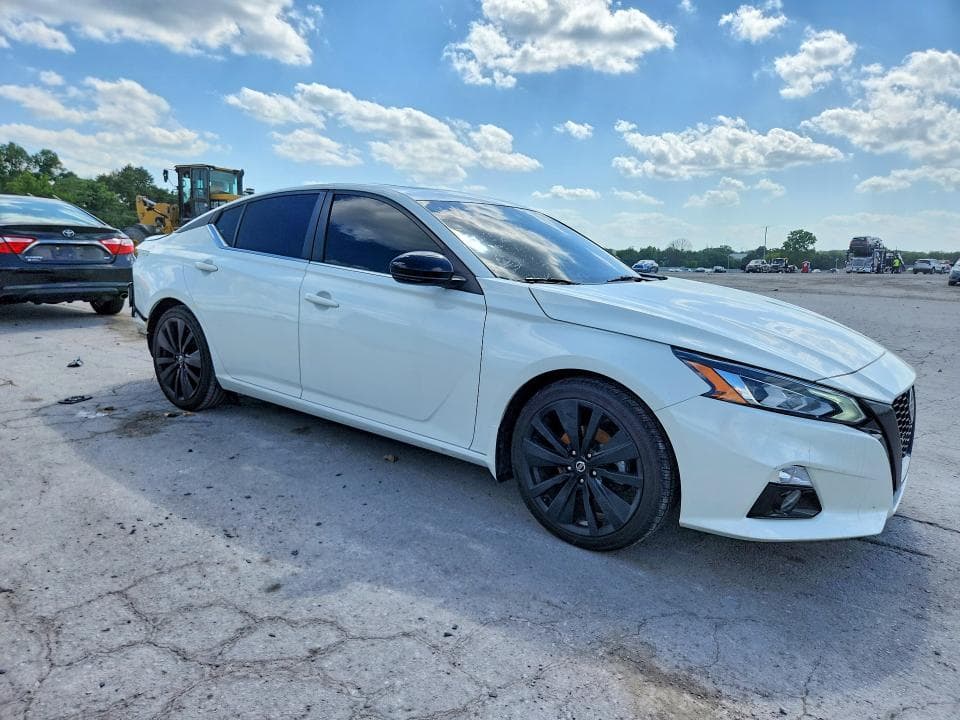 2022 NISSAN ALTIMA SR 4
