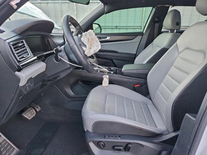 2024 VOLKSWAGEN ATLAS CROSS SPORT SEL R-LINE SEL R-LINE 8
