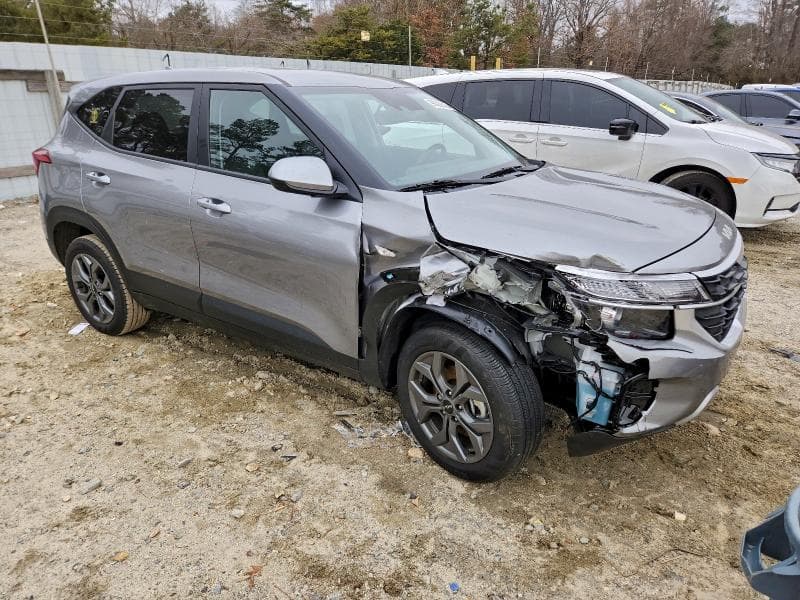 2025 KIA SELTOS LX 4