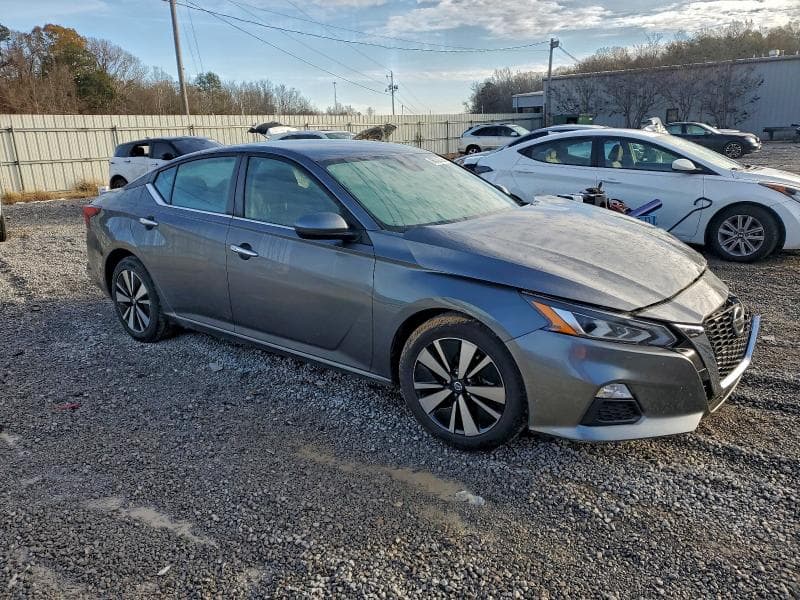 2021 NISSAN ALTIMA SV 4