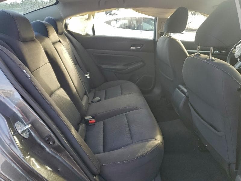 2021 NISSAN ALTIMA SV 10