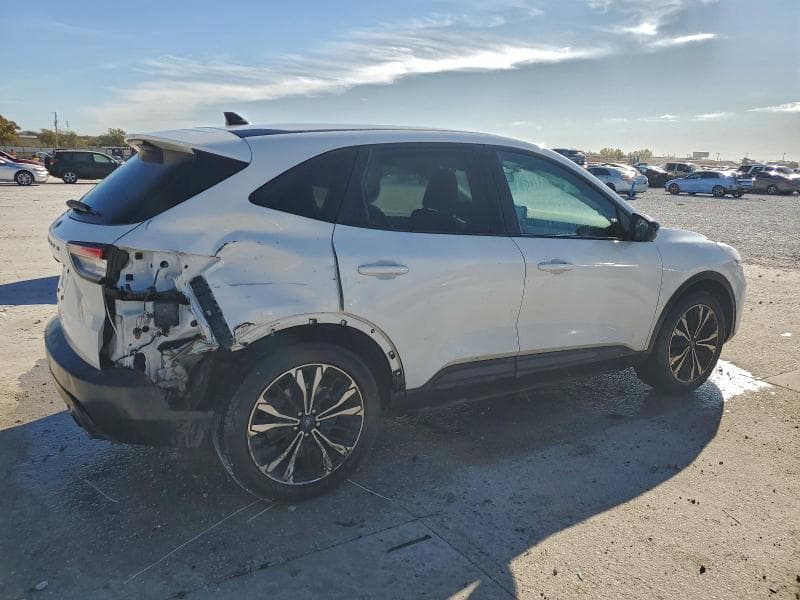 2021 FORD ESCAPE SE SE 3