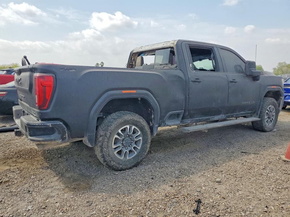 2022 GMC SIERRA K2500 SLT 3
