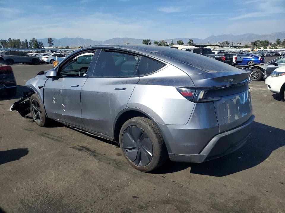 2026 TESLA MODEL Y 2
