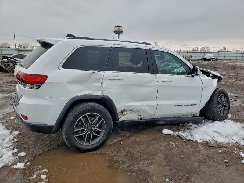 2020 JEEP GRAND CHEROKEE LAREDO 3