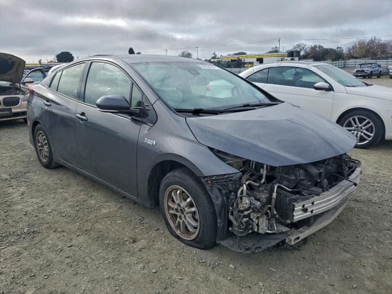 2017 TOYOTA PRIUS PRIME 4