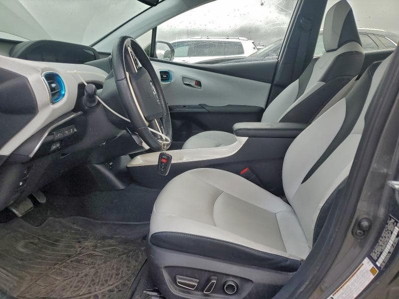 2017 TOYOTA PRIUS PRIME 7