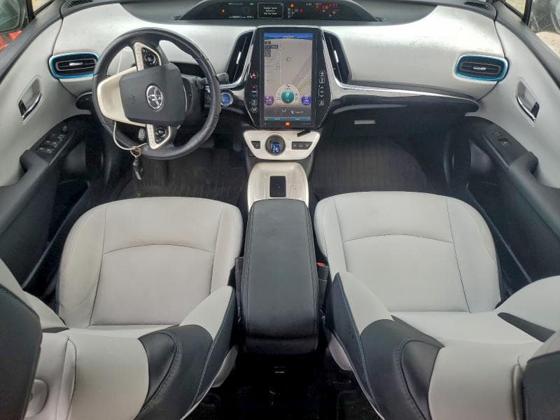 2017 TOYOTA PRIUS PRIME 8