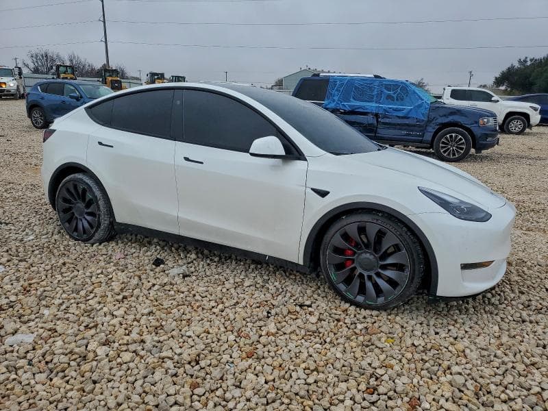 2024 TESLA MODEL Y 4