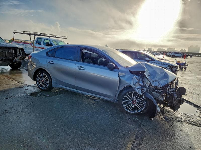 2023 KIA FORTE GT 4
