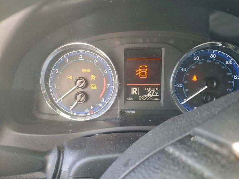 2018 TOYOTA COROLLA L 9
