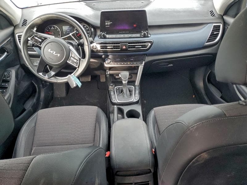 2023 KIA SELTOS S S 8