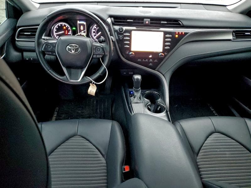 2020 TOYOTA CAMRY SE SE 8