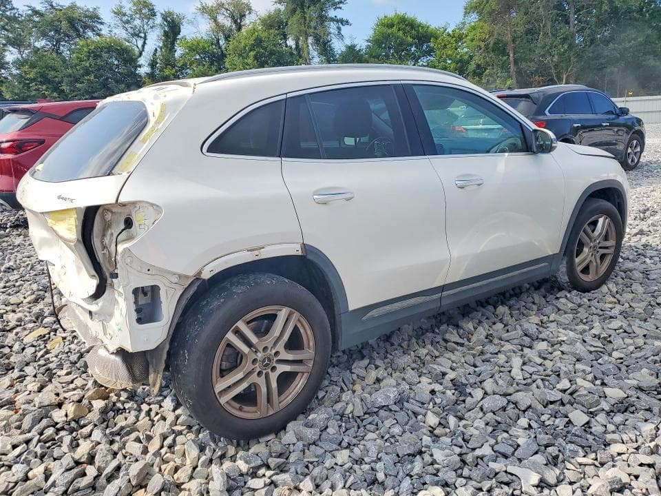 2021 MERCEDES-BENZ GLA 250 4MATIC 3