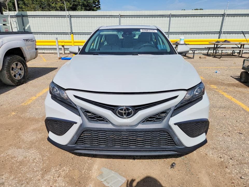 2022 TOYOTA CAMRY SE 5