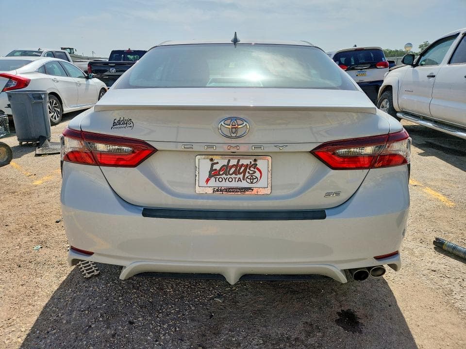 2022 TOYOTA CAMRY SE 6